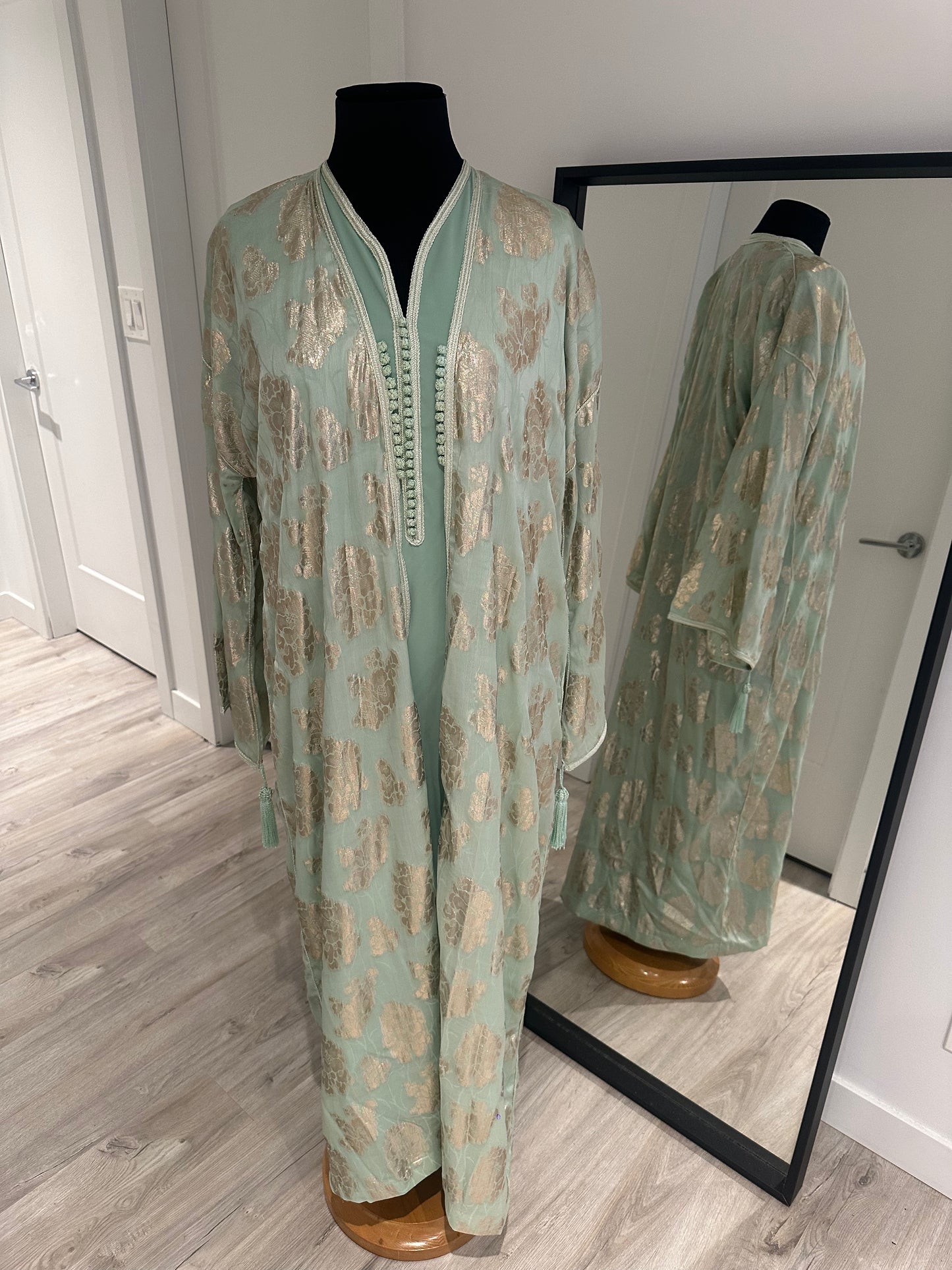 Aswat Kimono