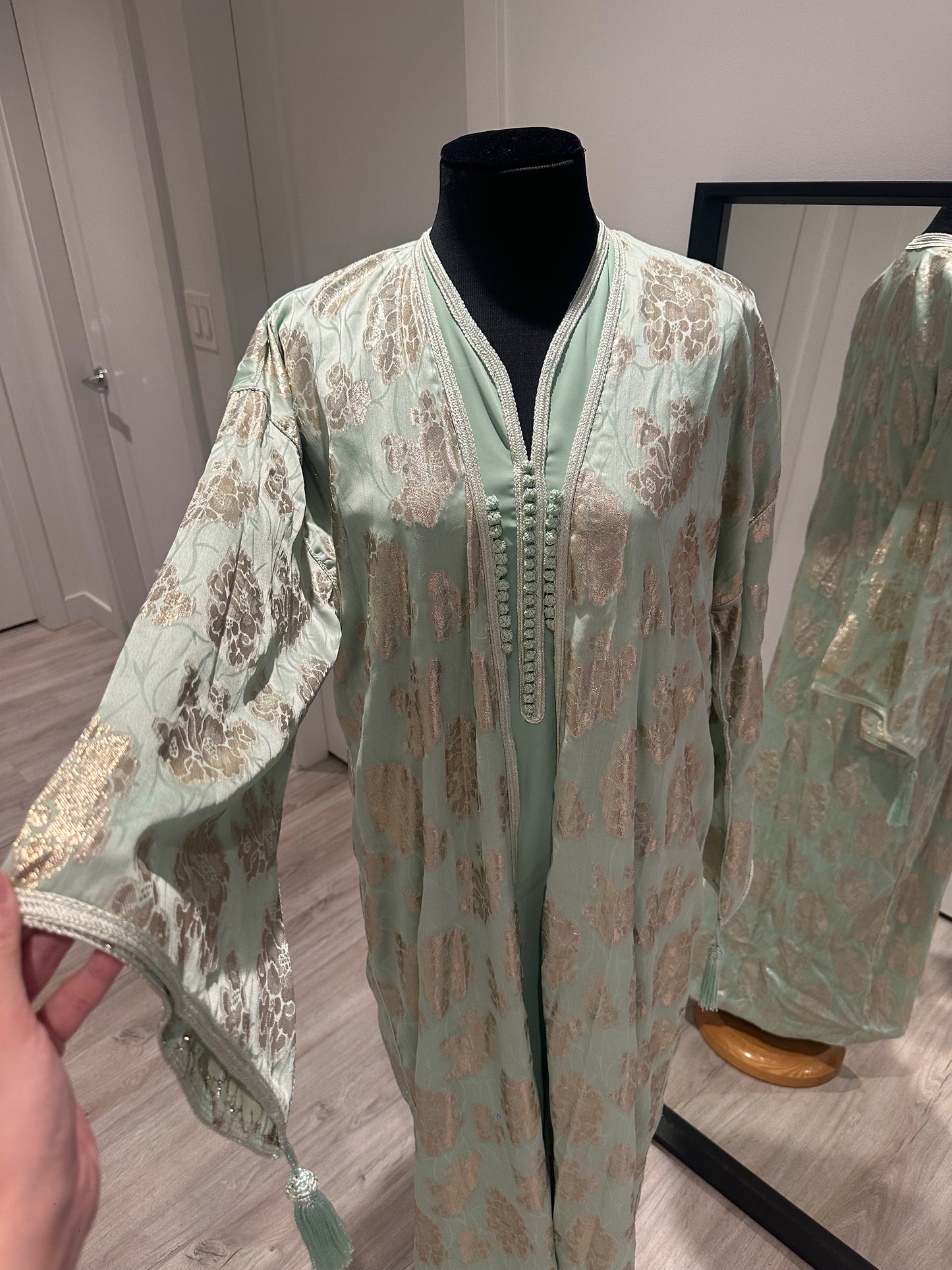 Aswat Kimono