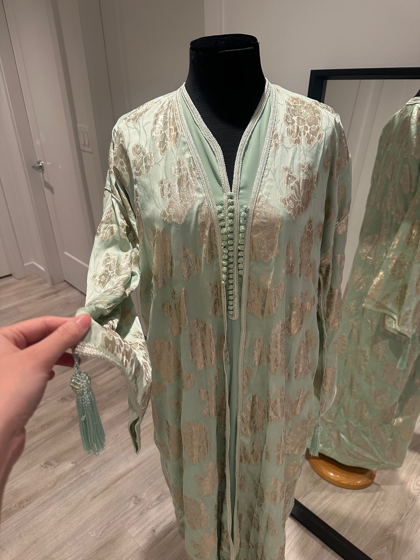 Aswat Kimono