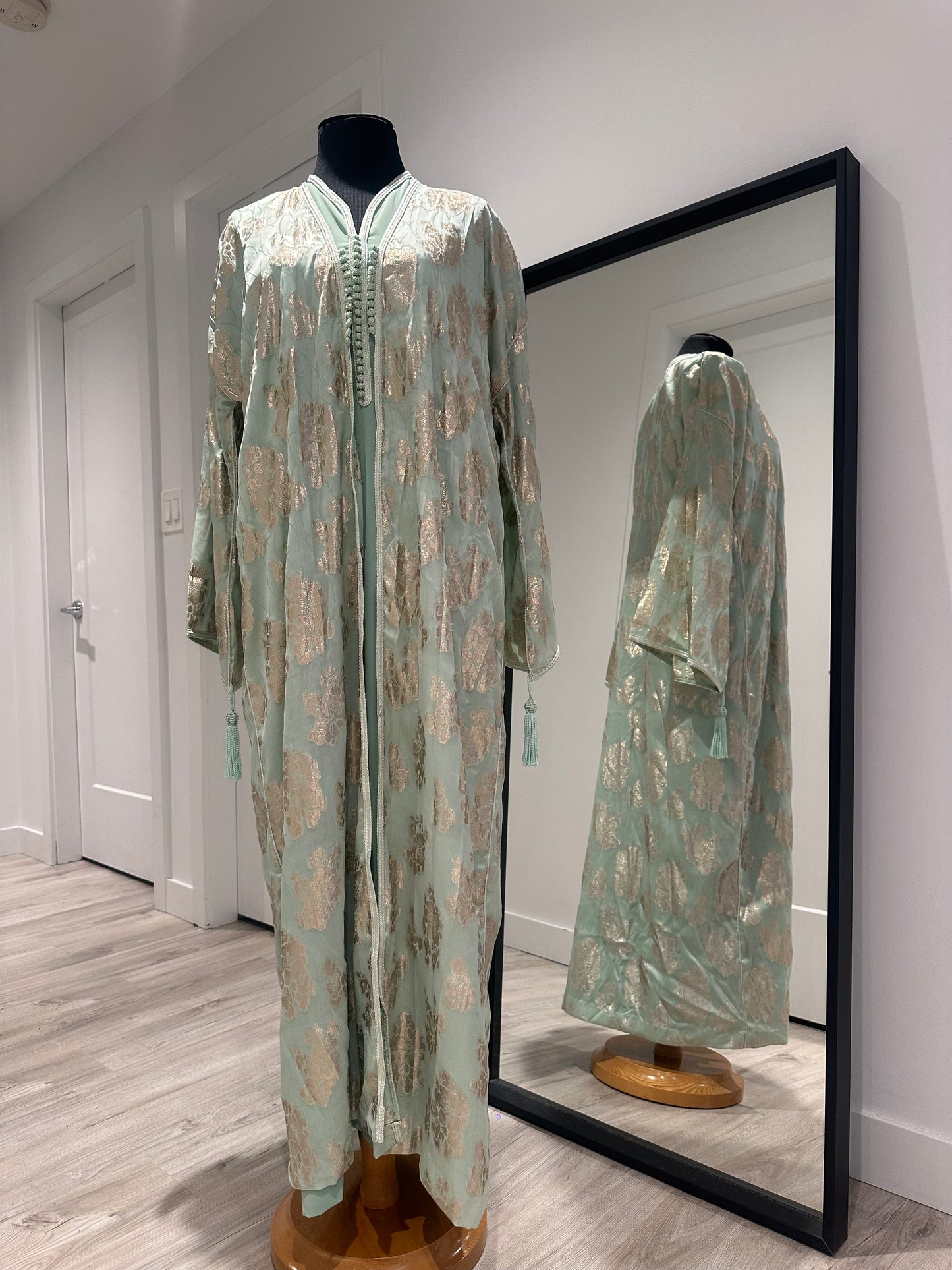 Aswat Kimono