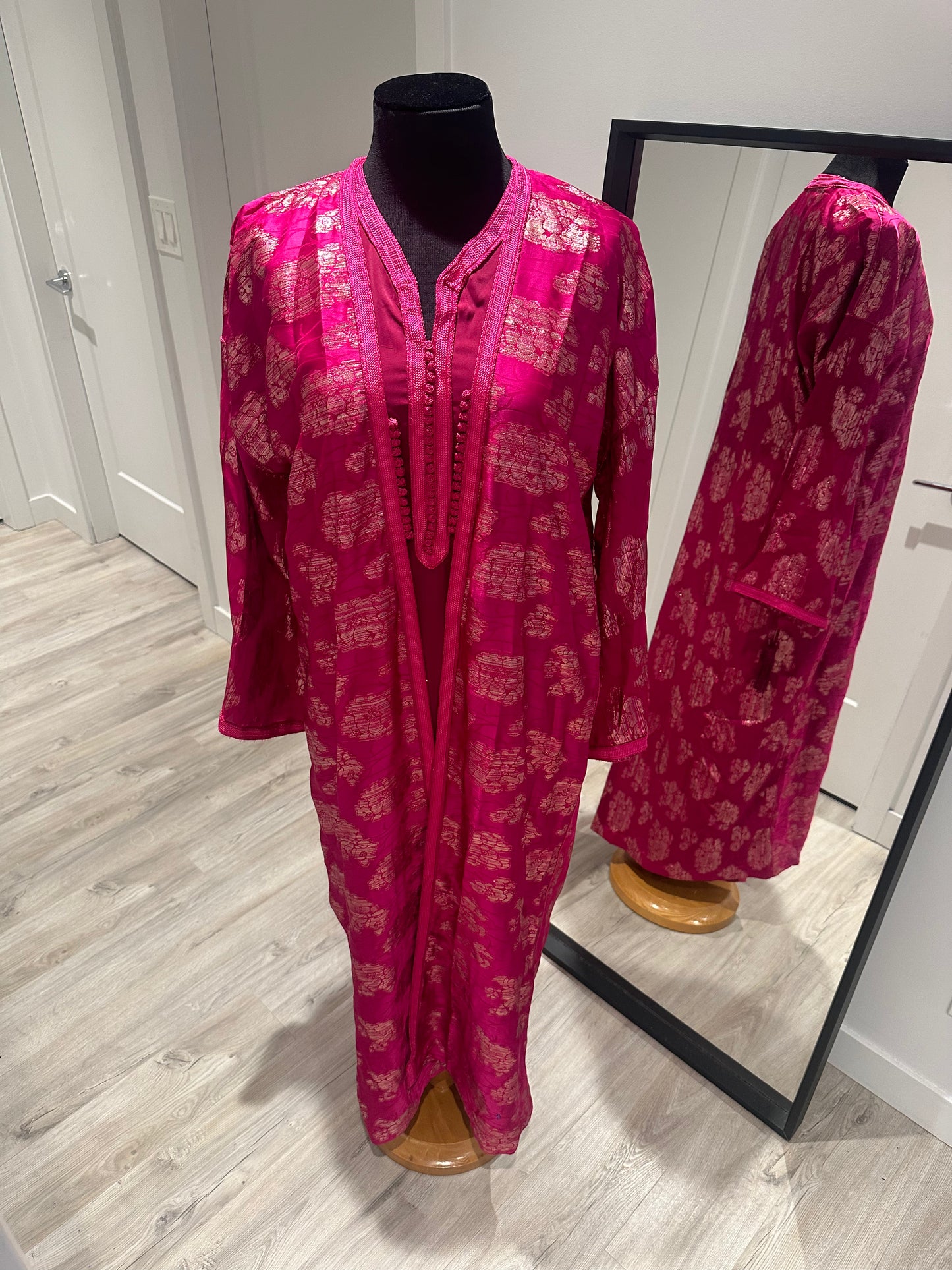 Aswat Kimono