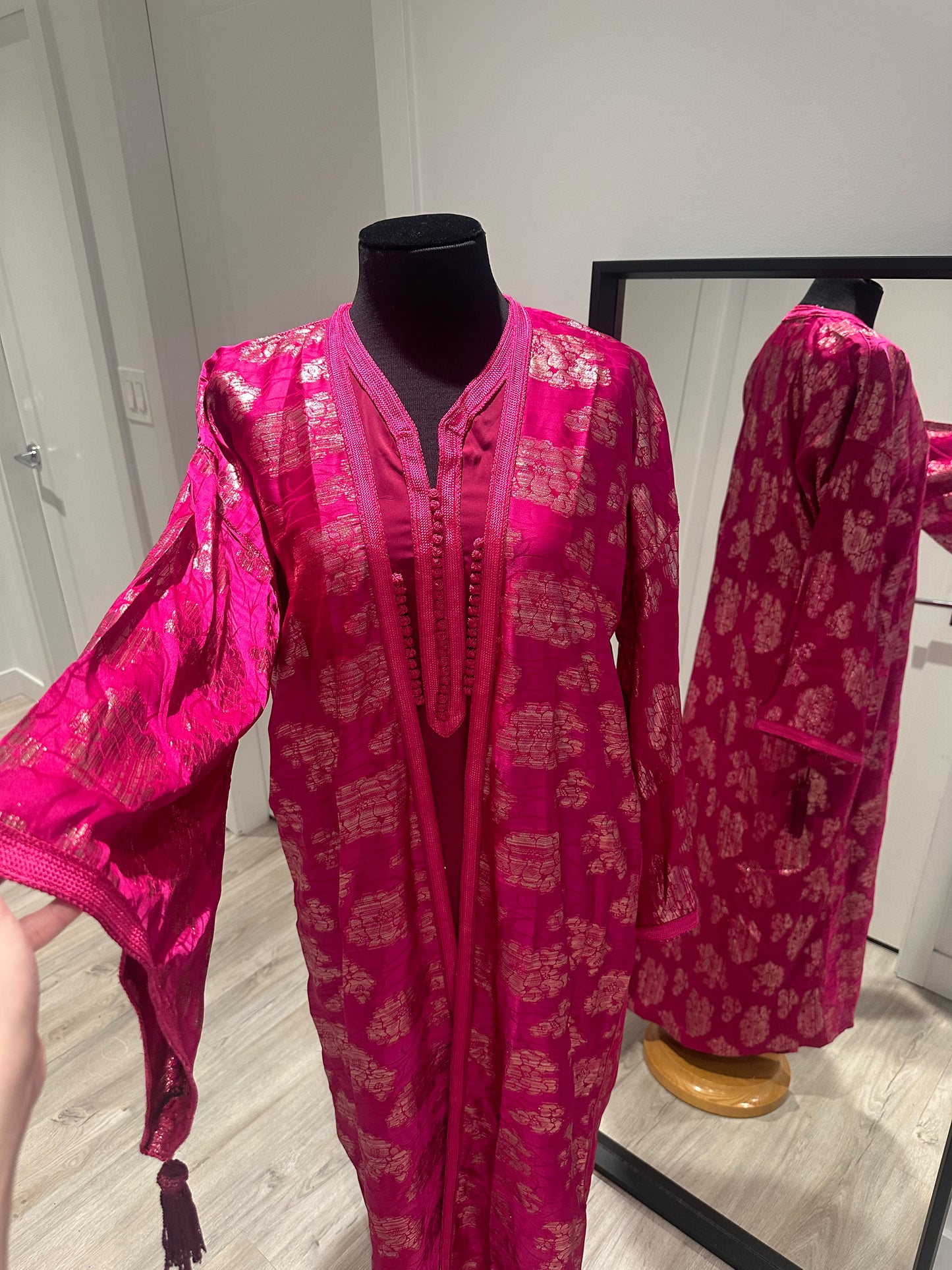 Aswat Kimono