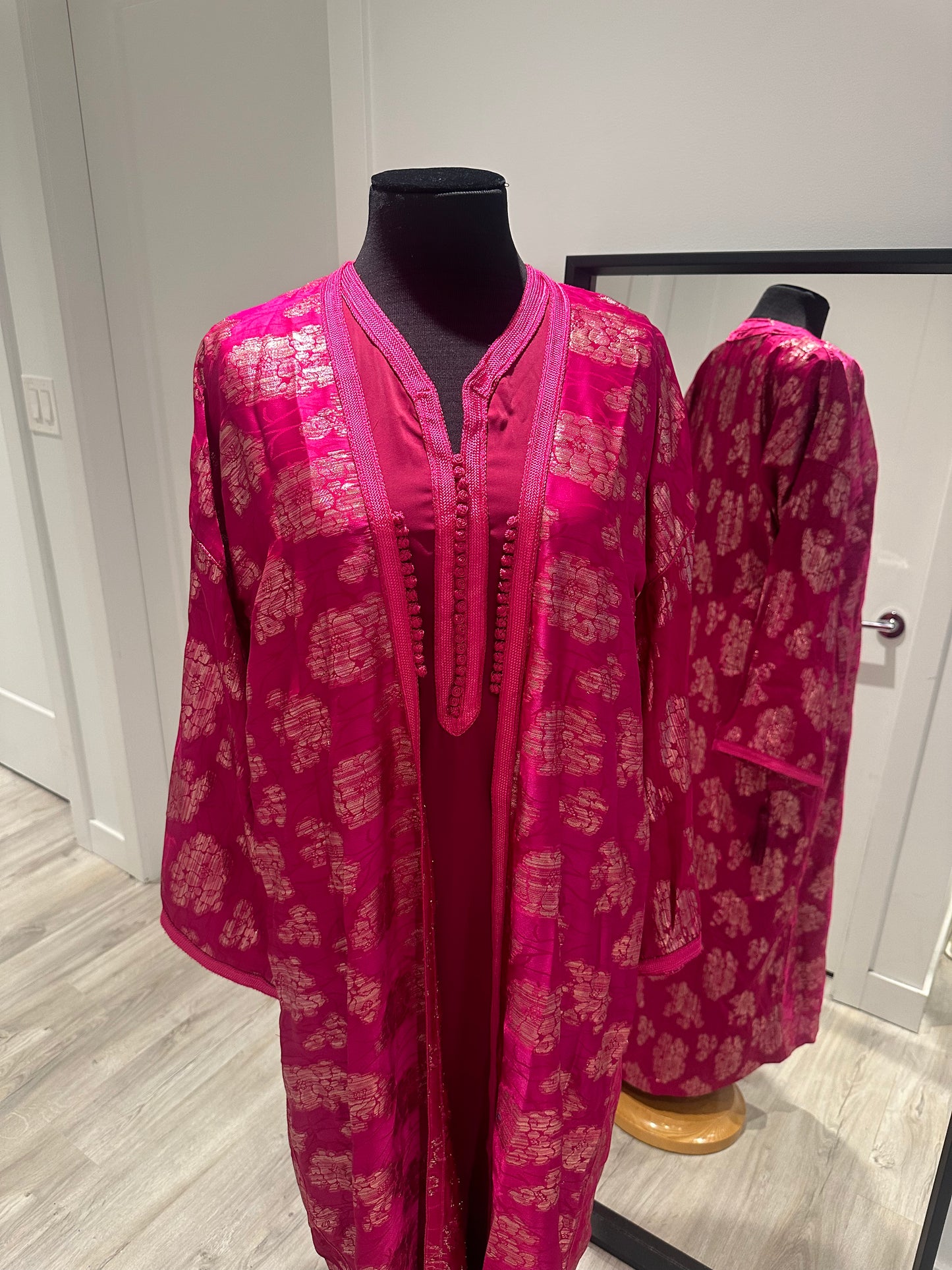 Aswat Kimono