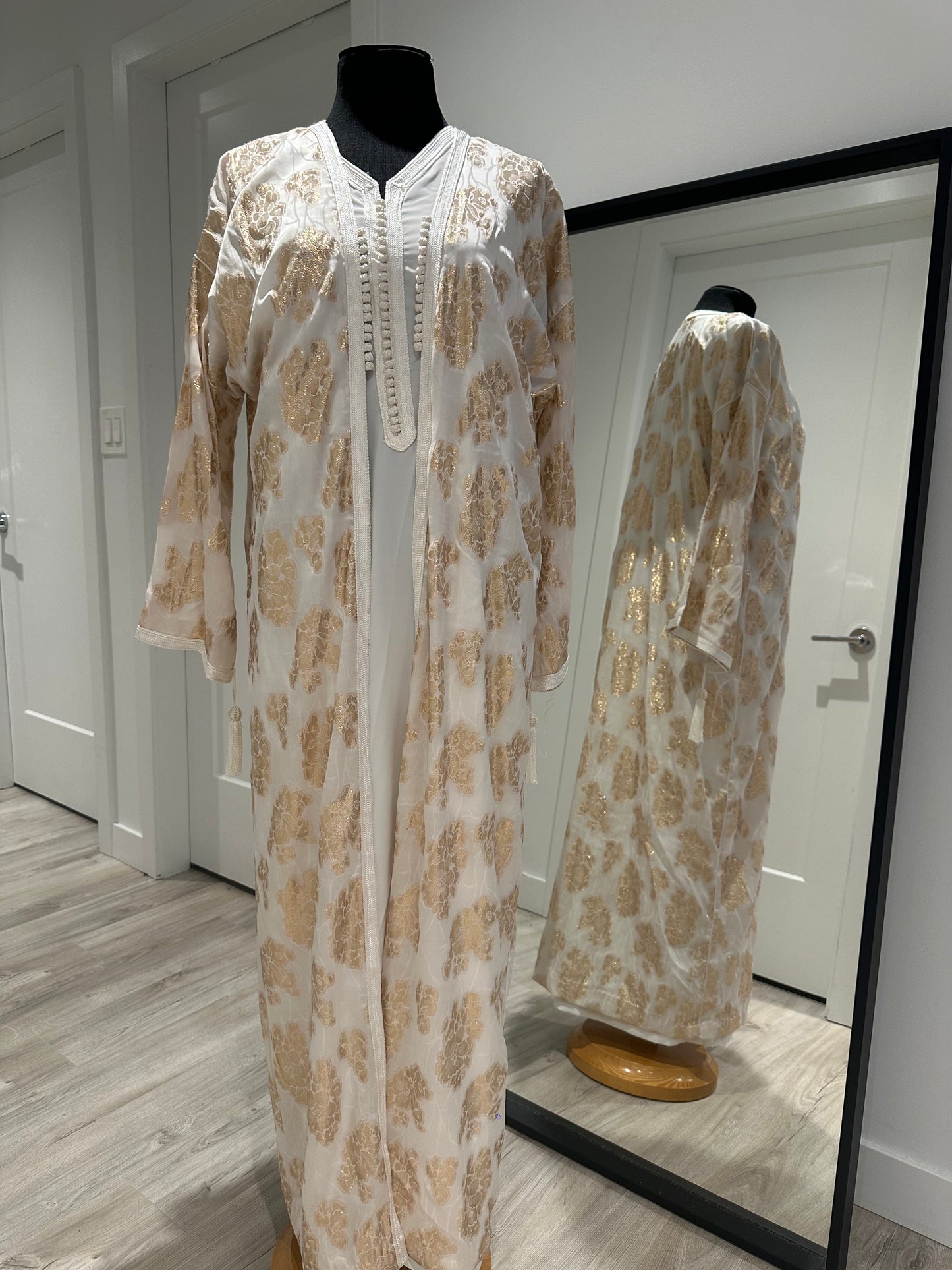 Aswat Kimono