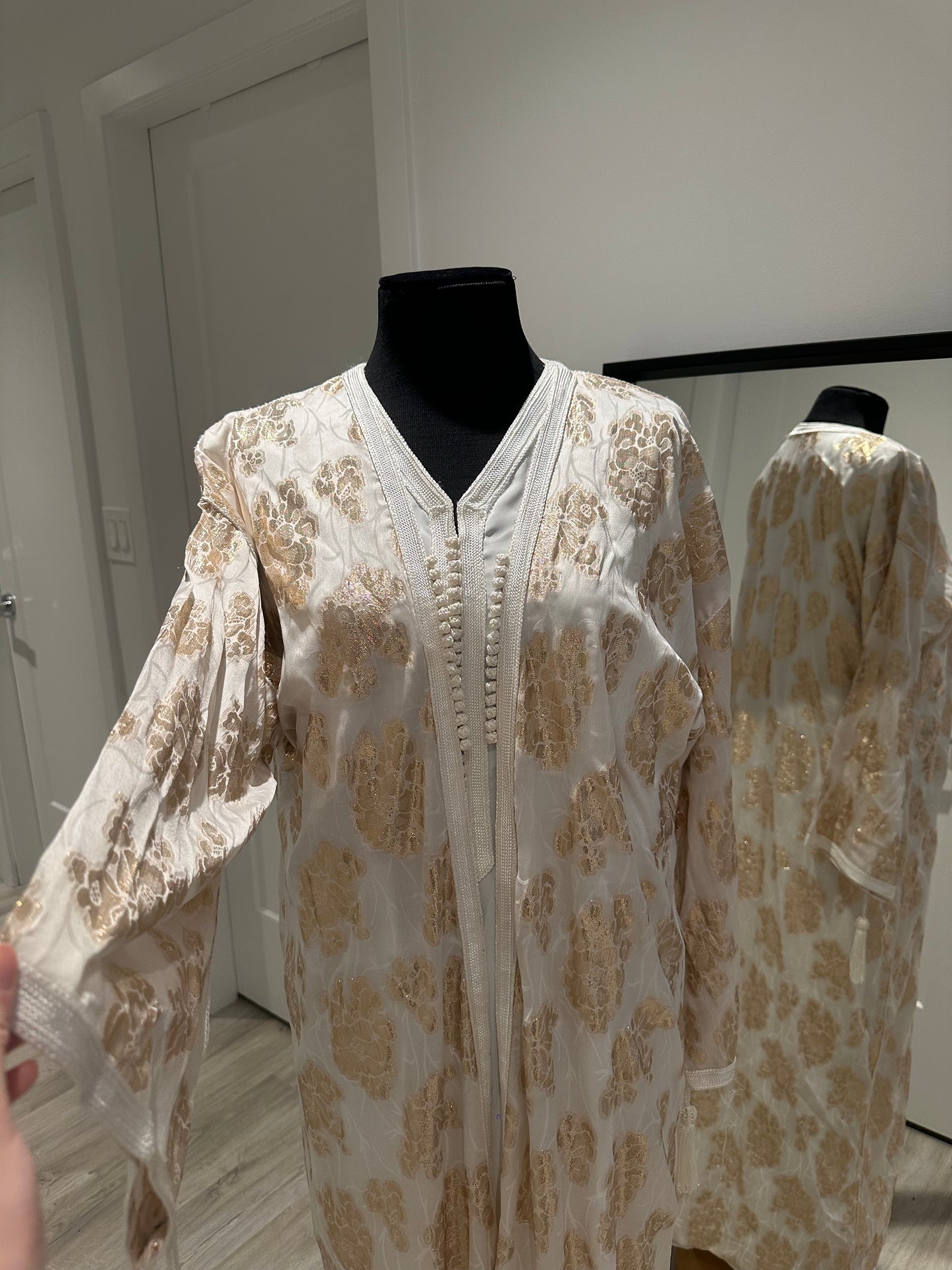 Aswat Kimono