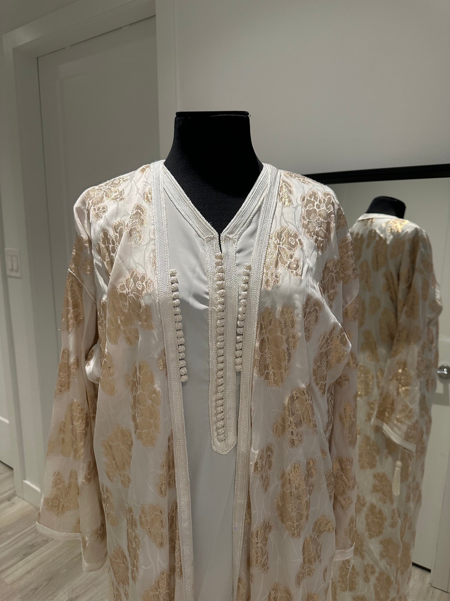 Aswat Kimono