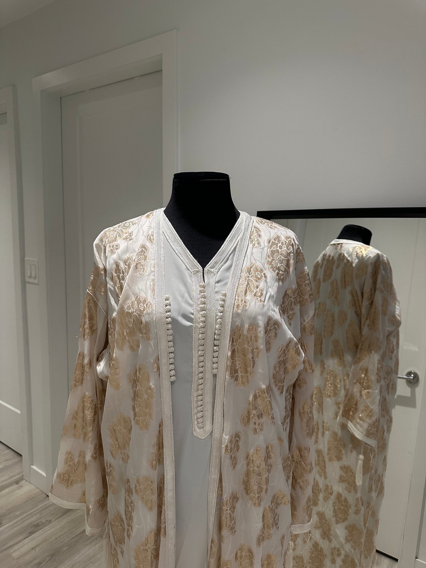 Aswat Kimono