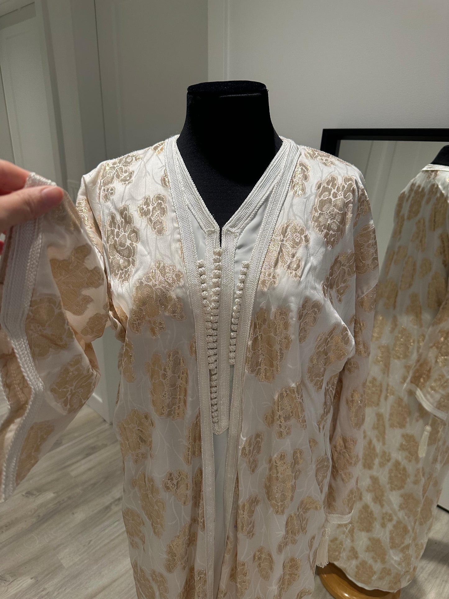 Aswat Kimono
