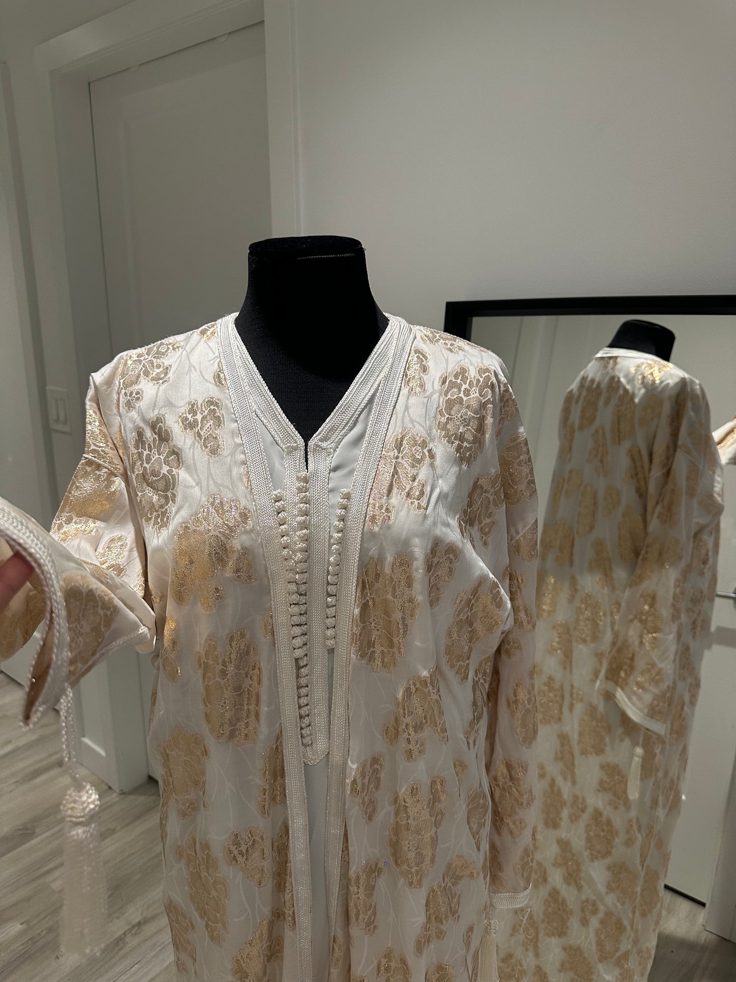 Aswat Kimono