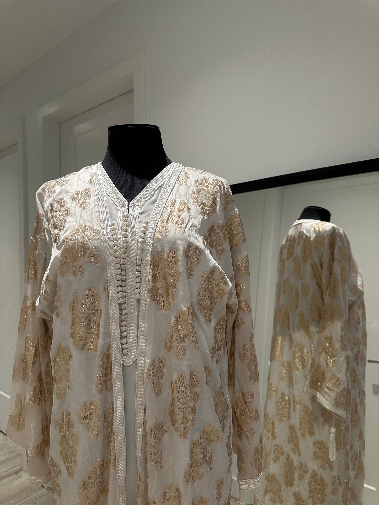 Aswat Kimono