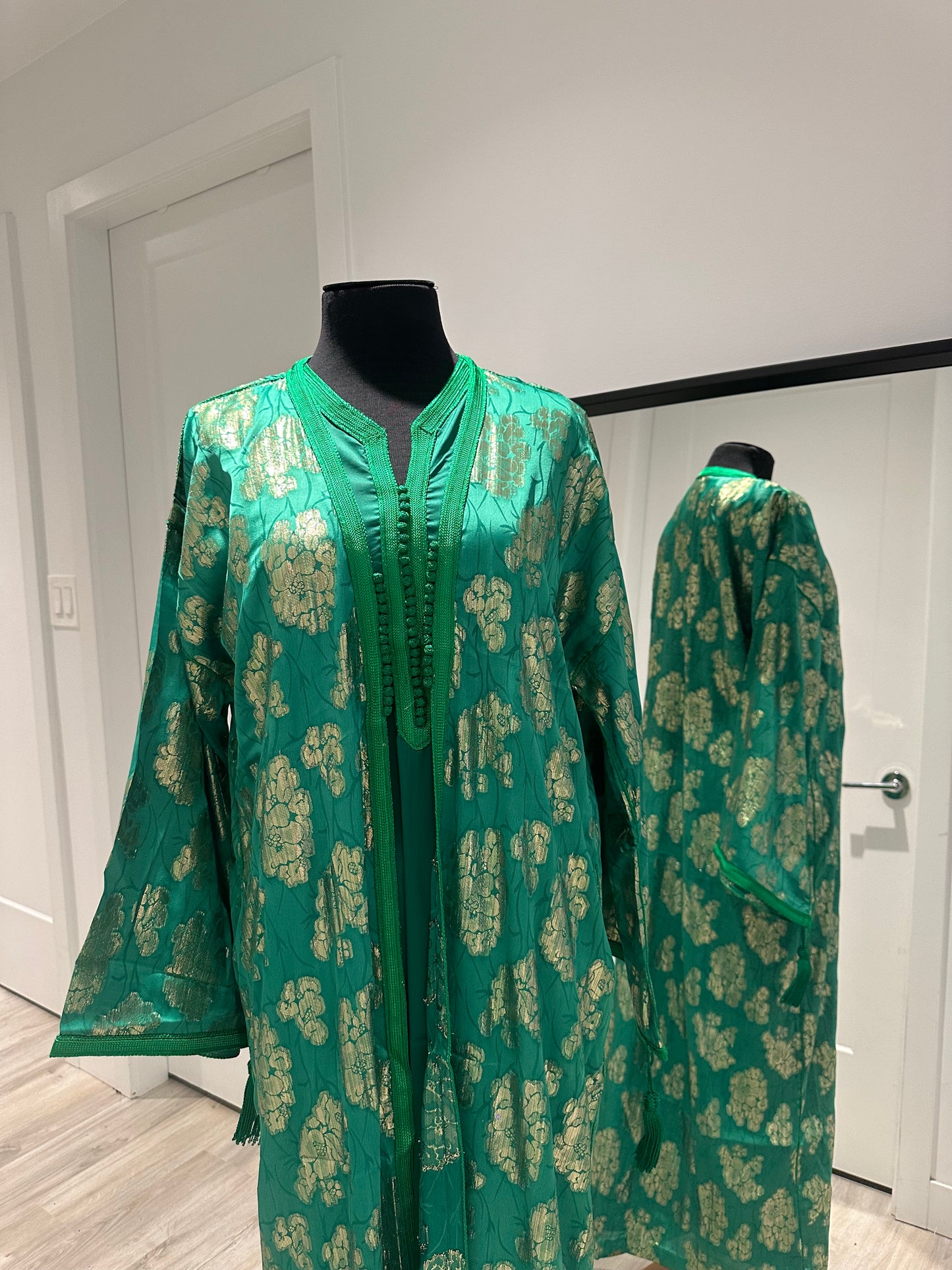 Aswat Kimono