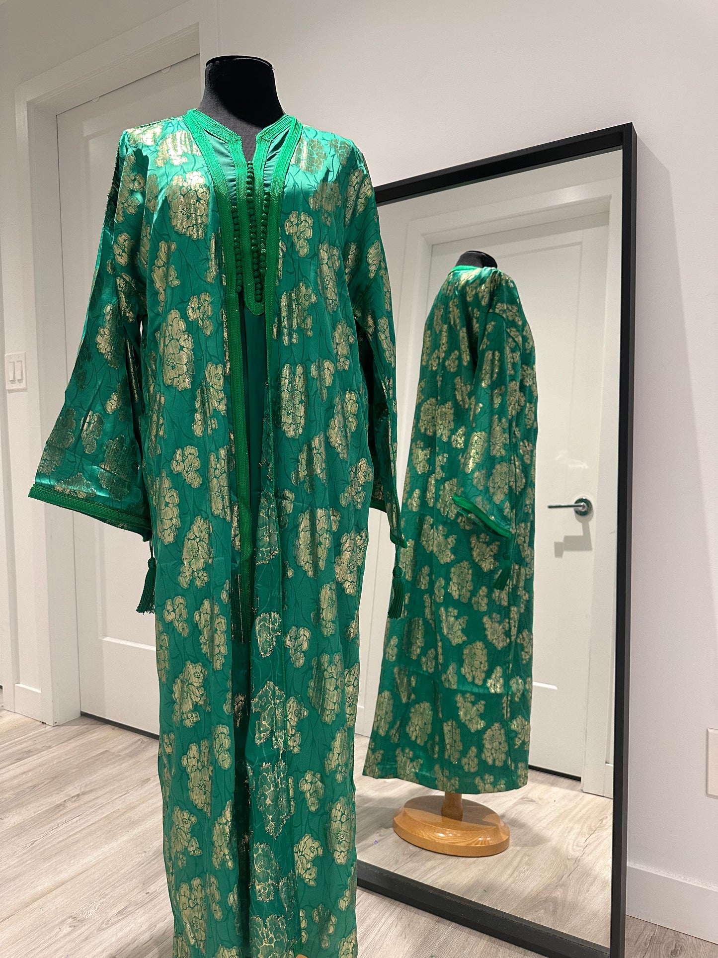 Aswat Kimono