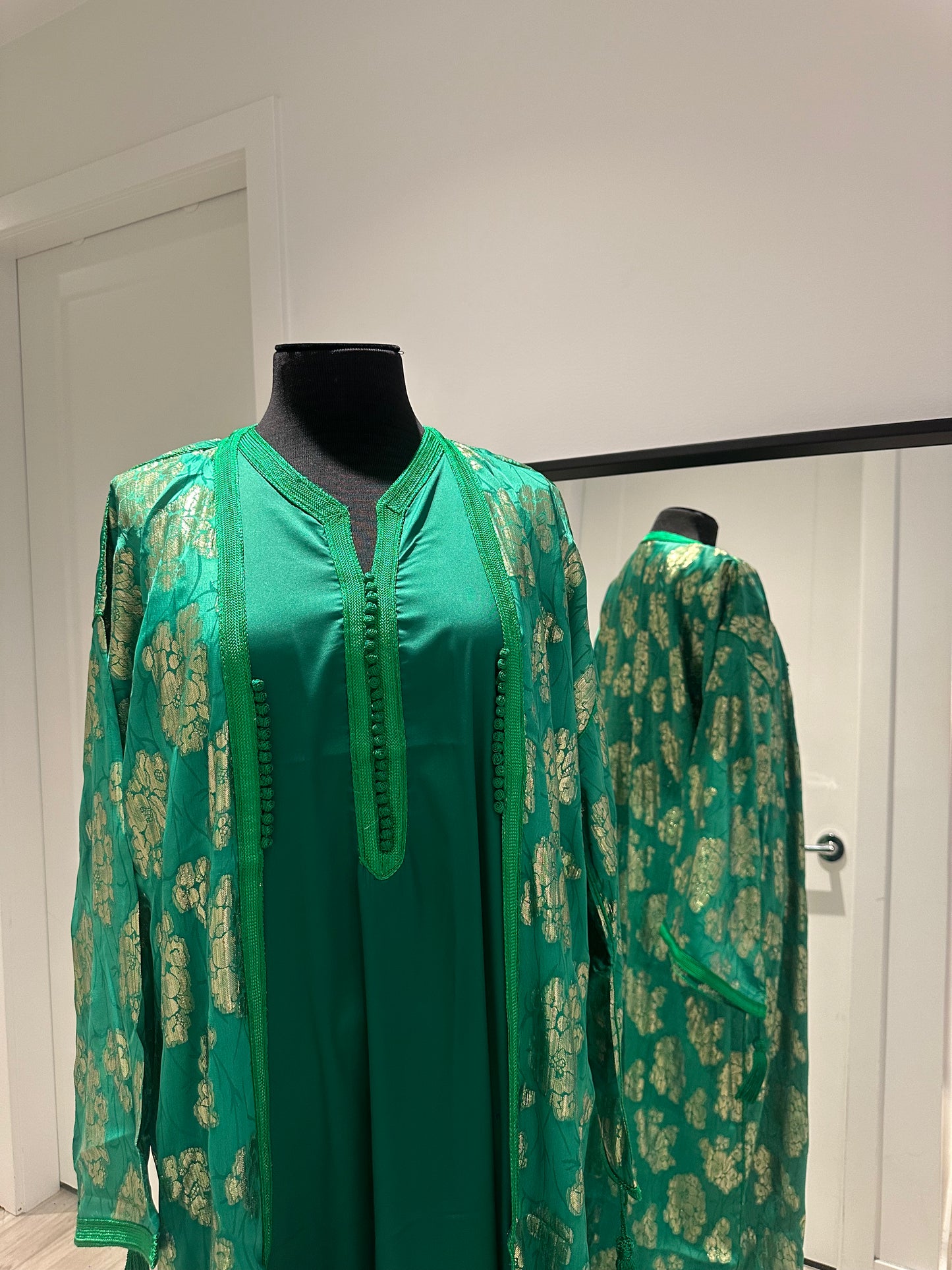 Aswat Kimono