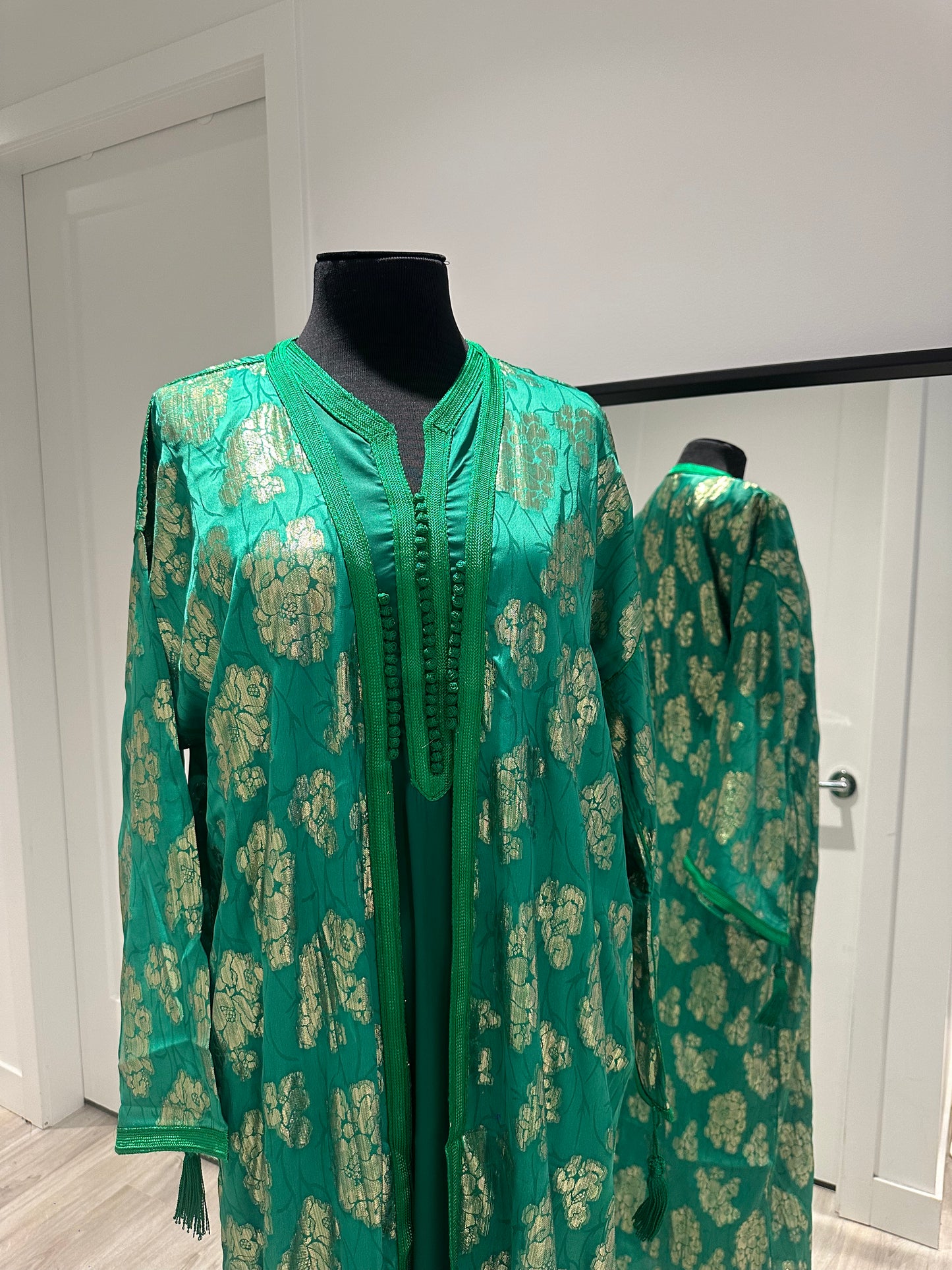 Aswat Kimono