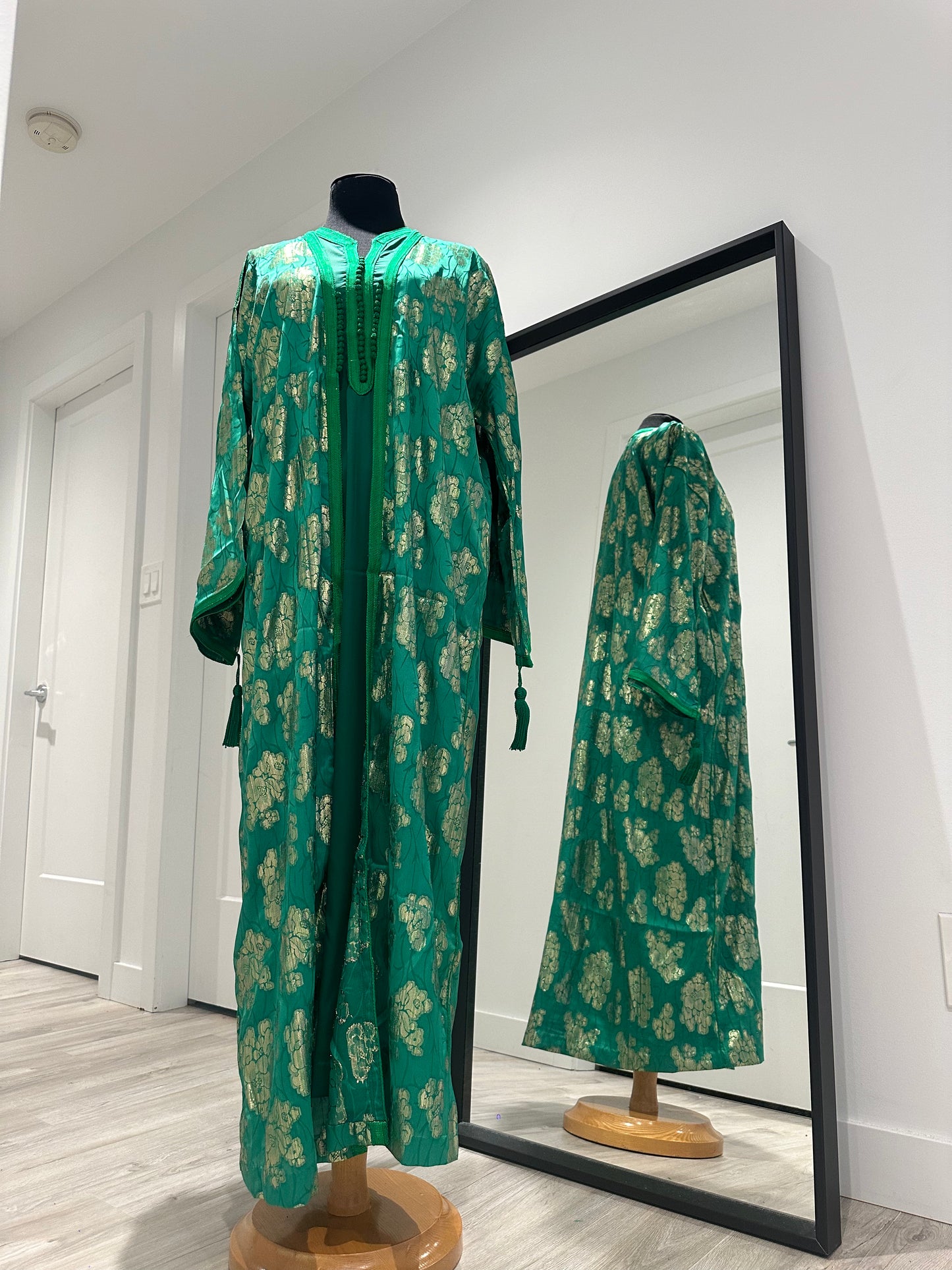 Aswat Kimono
